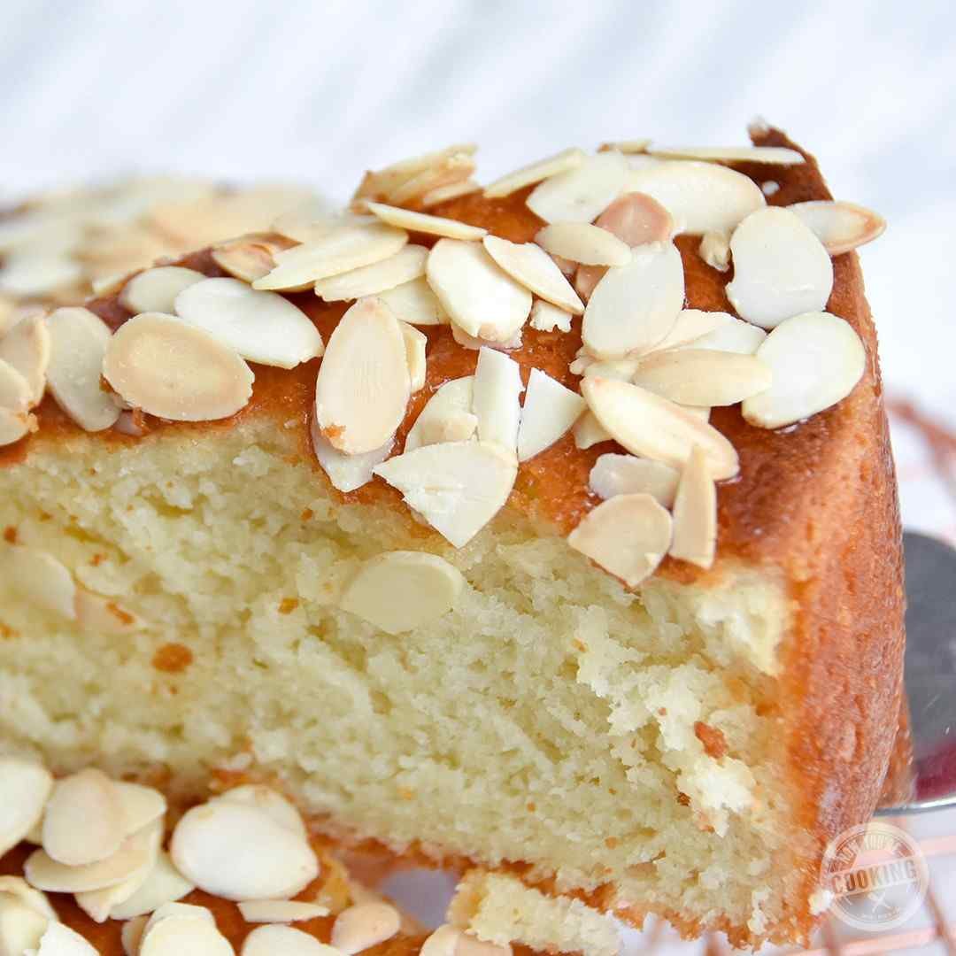 almond-flour-greek-yogurt-cake (1)
