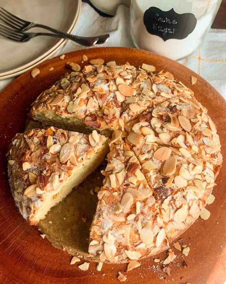 almond-flour-greek-yogurt-cake (3)