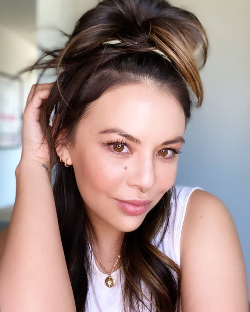 Janel Parrish (Actress) Bio, Wiki, Husband, Age, Height, Weight, Career, Family, Net Worth, Facts