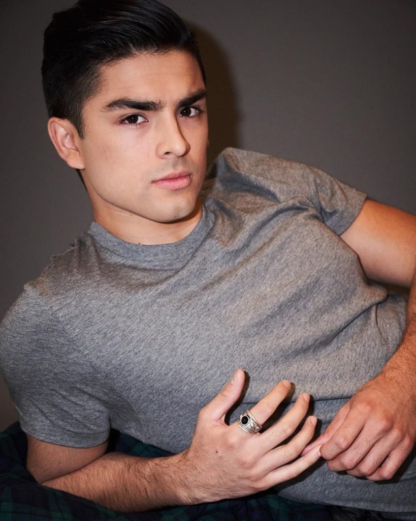 Diego Tinoco (Actor) Wiki, Bio, Age, Girlfriend, Dating, Height, Weight, Career, Family, Facts