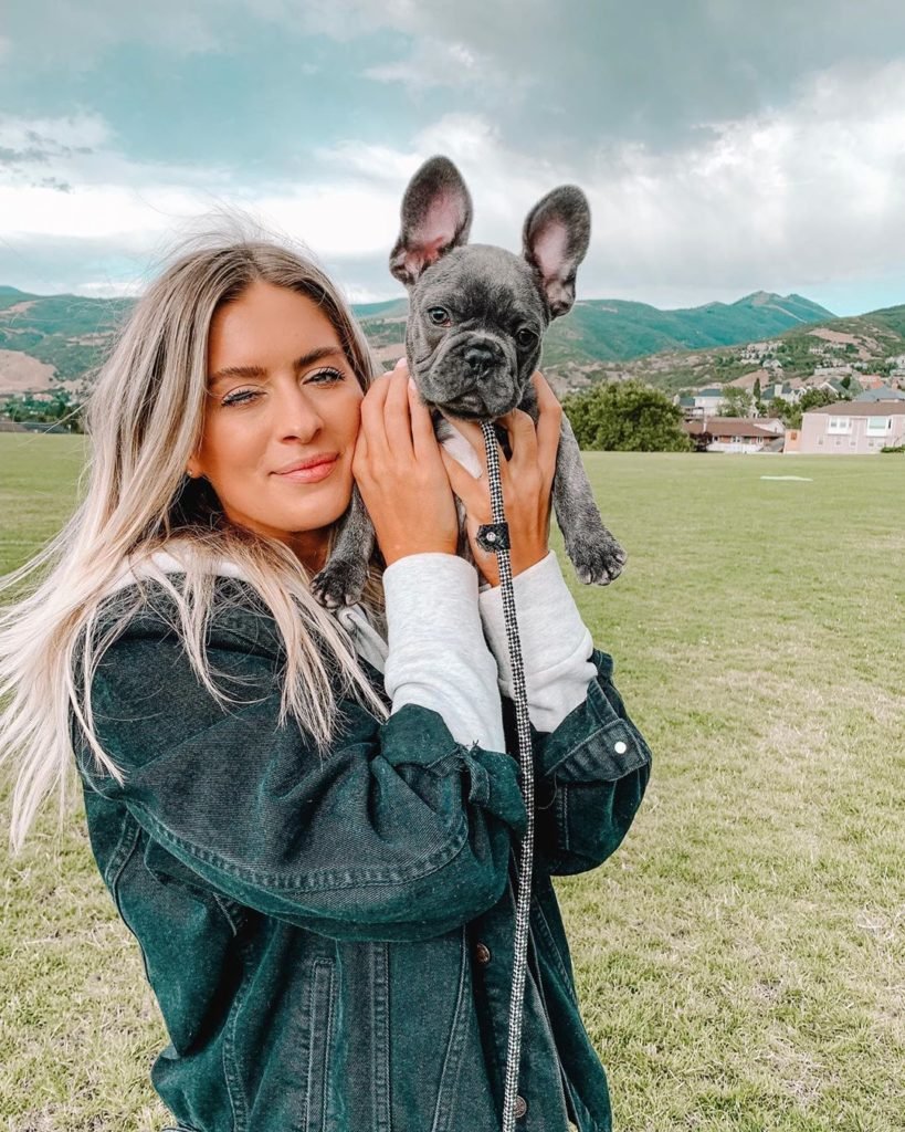 Whitney Simmons (Youtuber) Wiki, Bio, Age, Height, Weight, Boyfriend, Family, Career, Net Worth, Facts