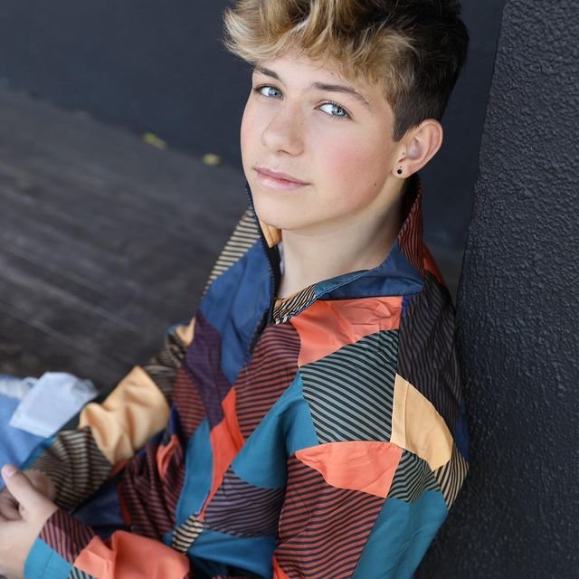 Walker Bryant (Actor) Wiki, Bio, Age, Height, Weight, Girlfriend, Net Worth, Career, Family, Facts