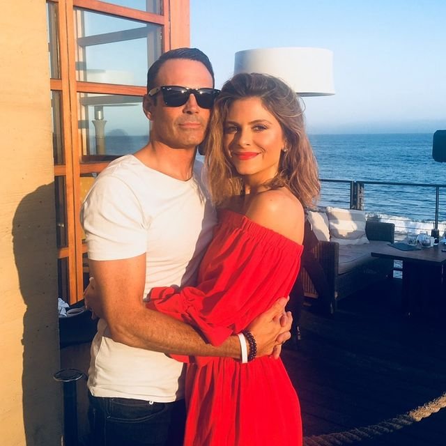 Maria-Menounos-with-her-husband-starsgab