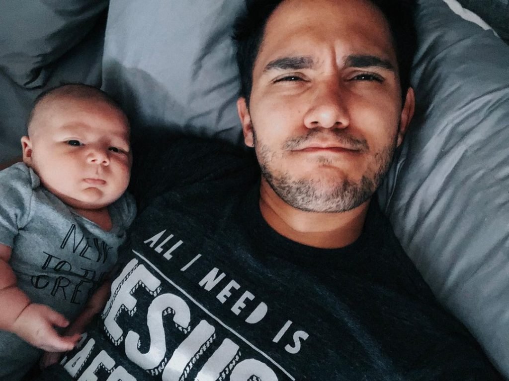 Carlos-PenaVega-bio-starsgab