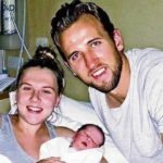 Vivienne-Jane-Kane-with-her-father-and-mother-image