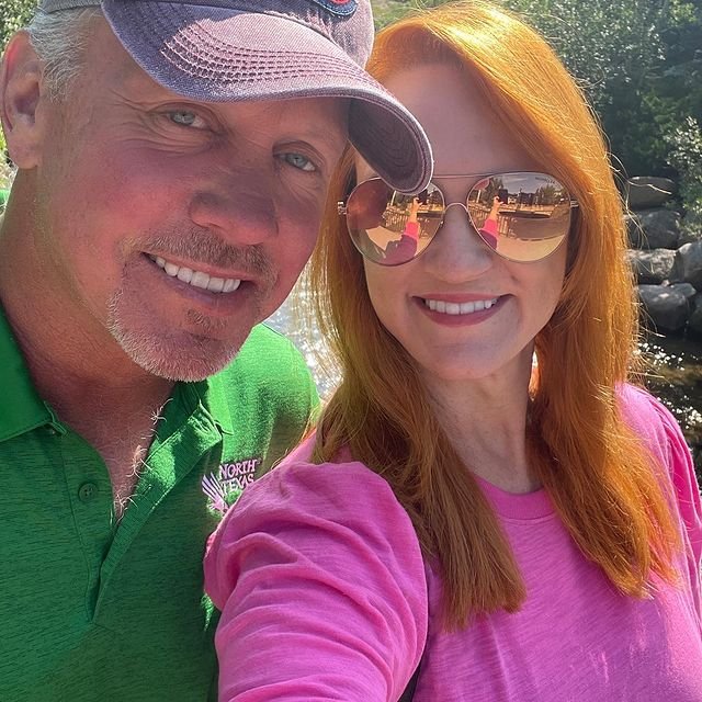 Ree-Drummond-with-her-husband
