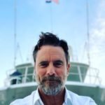 Charles-Esten-bio