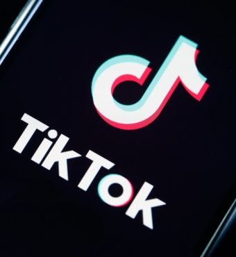 TikTok-Sign-Me-Cuff-Backwards
