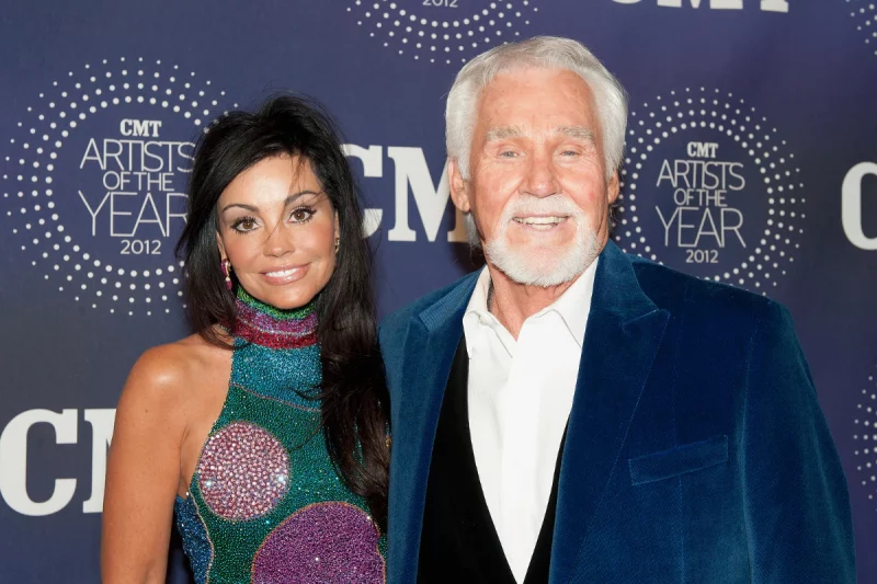 Kenny-Rogers-Wife