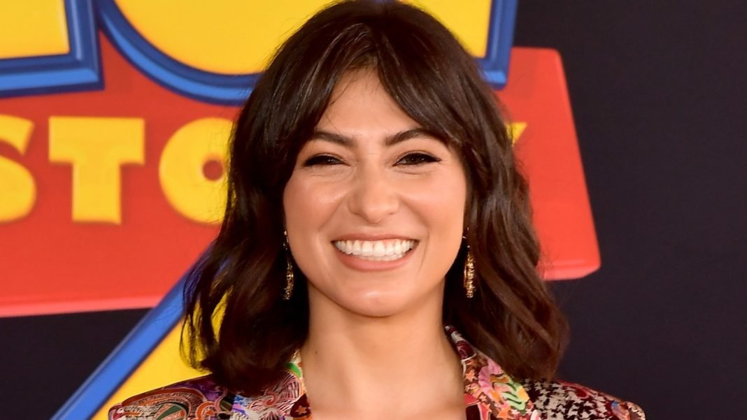 Who Is Melissa Villaseñor's Boyfriend In 2022? - Starsgab