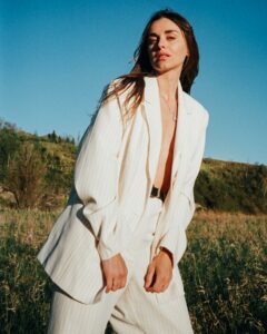 How Tall Is Kaelen Ohm: Bio, Age, Ethnicity, Career, Facts - Starsgab