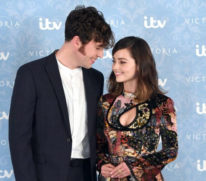 tom-hughes-with-his-girlfriend