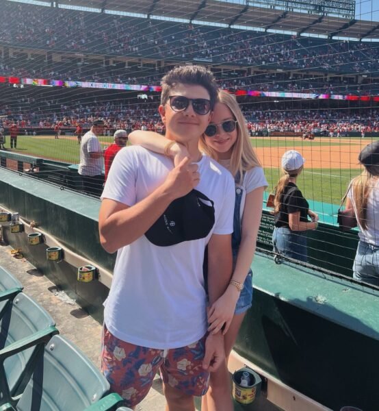 bradley-steven-perry-with-his-girlfriend