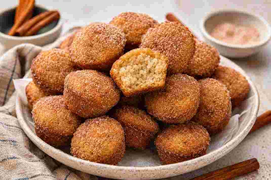 Mini Cinnamon Muffins Mini Cinnamon Muffins