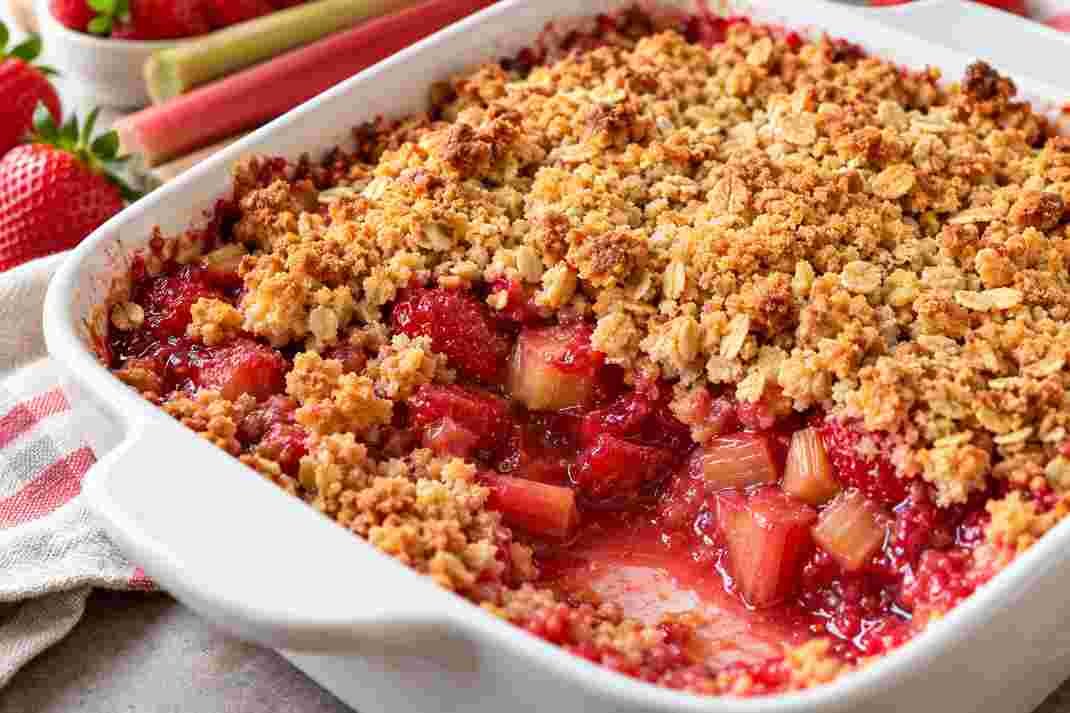 Strawberry Rhubarb Crisp